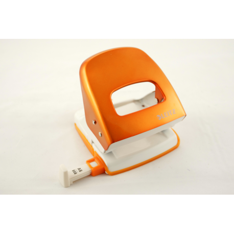 Dziurkacz LEITZ 5008 pomarańczowy